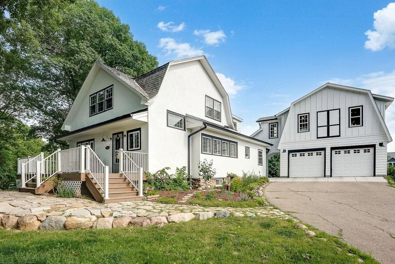 1275 Lilac Ln, Excelsior, MN 55331