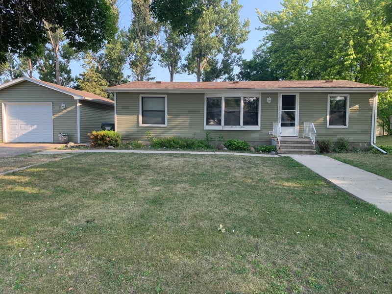 849 Mcdermott Ave, Kandiyohi, MN 56251