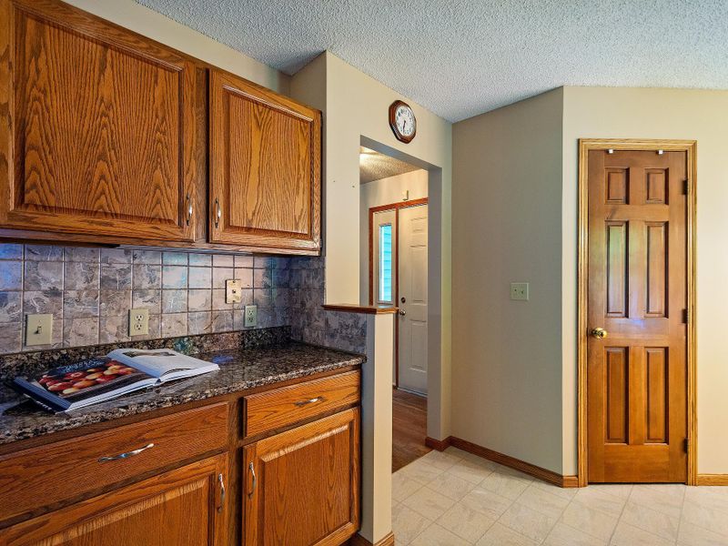 1235 Pond View Ln, White Bear Lake, MN 55110