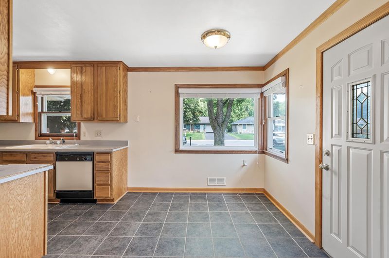 8678 Hamlet Ave S, Cottage Grove, MN 55016