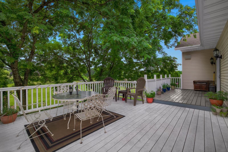 W25091 Quarterhorse Ln, Trempealeau, WI 54661