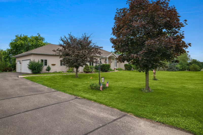 W25091 Quarterhorse Ln, Trempealeau, WI 54661