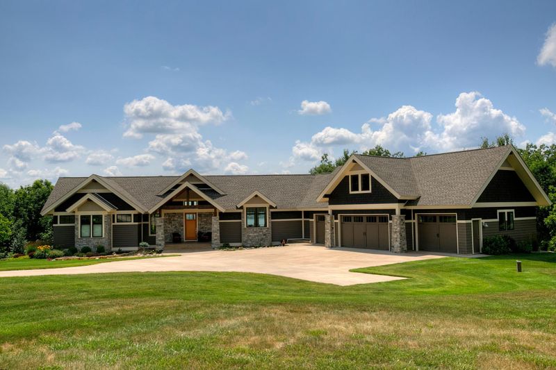 N1113 488th St, Maiden Rock, WI 54750