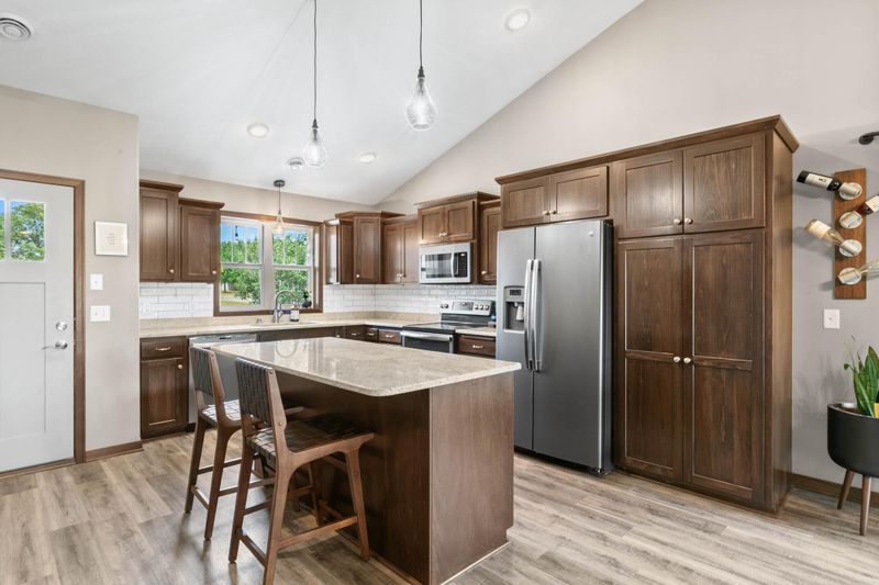 1721 Knottingham Dr, Sartell, MN 56377