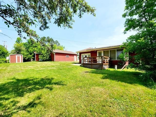 413 1st St, Nashwauk, MN 55769