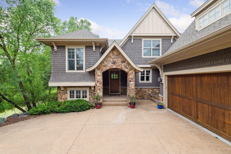 6356 Bellevue Ln, Eden Prairie, MN 55344