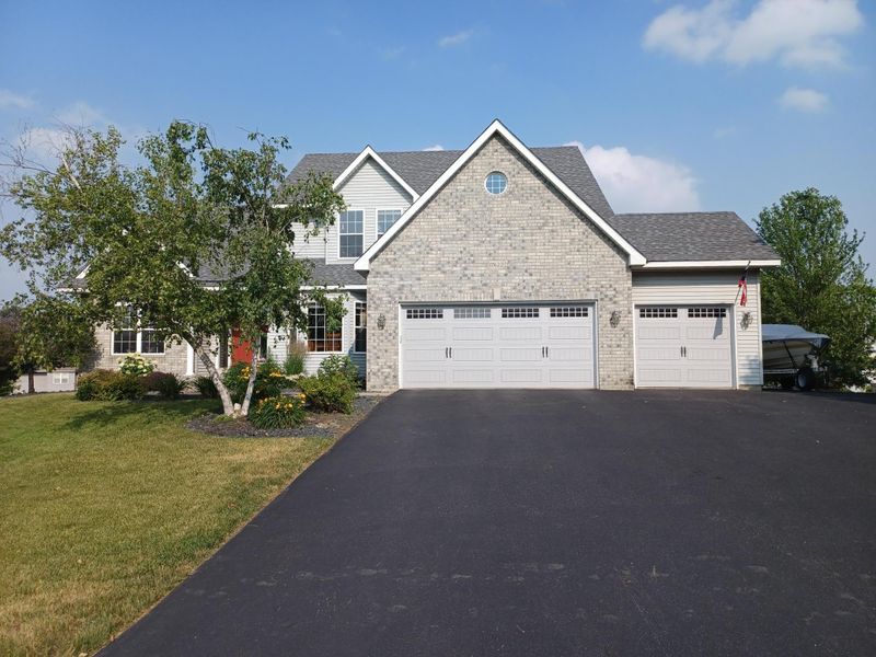 17622 Hyde Park Ave, Lakeville, MN 55044