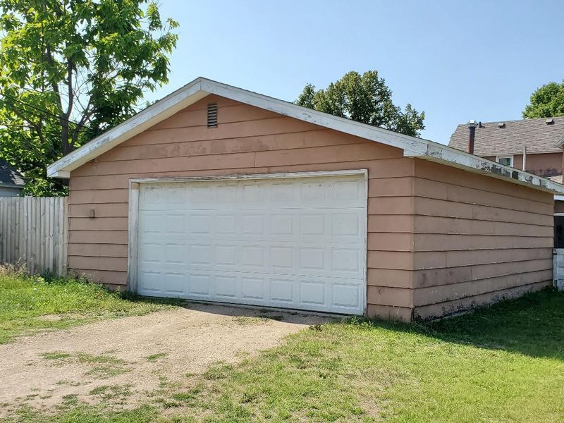 552 E Wabasha St, Winona, MN 55987