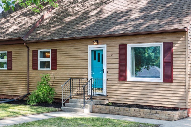 1721 15th St E, Glencoe, MN 55336