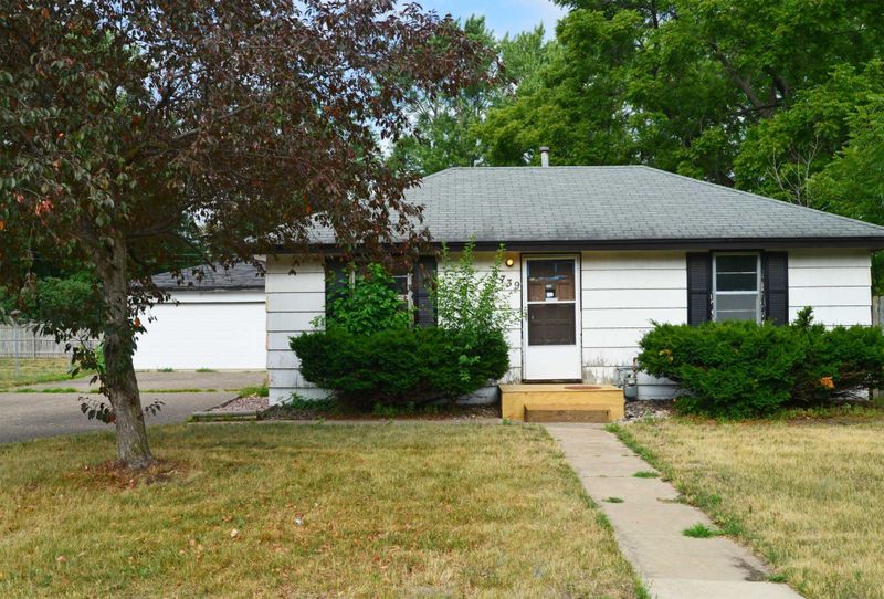 6739 Perry Ave N, Brooklyn Center, MN 55429