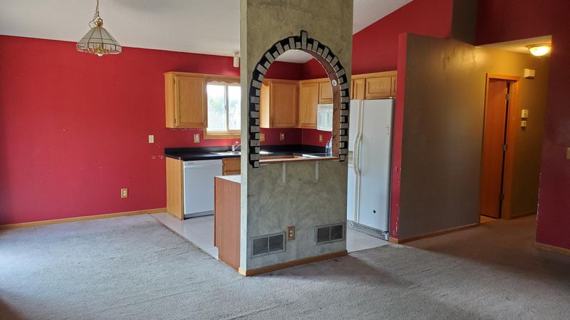 404 4th St N, Montrose, MN 55363