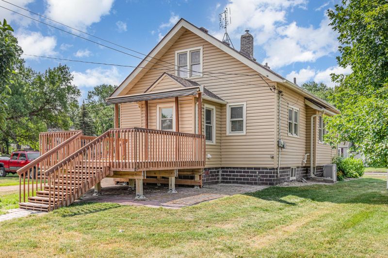 307 Oak Ave SE, Montgomery, MN 56069