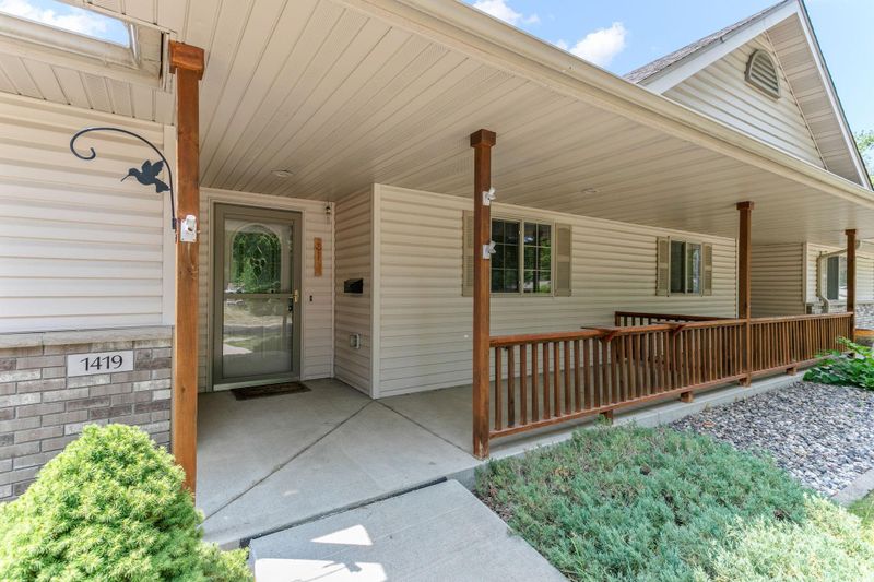 1419 Elliott Ave N, Glencoe, MN 55336
