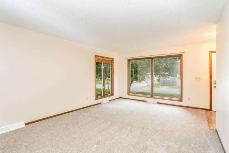 508 Crescent St, River Falls, WI 54022