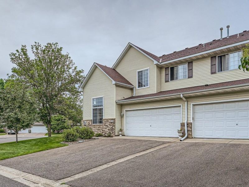 3210 Juniper Cir #D, Woodbury, MN 55125