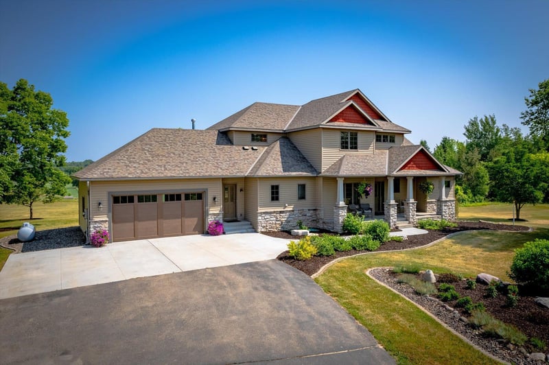 8860 152nd St N, Hugo, MN 55038