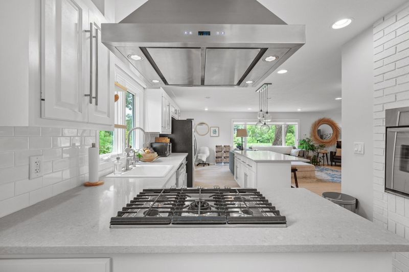 3301 Decatur Ln, Saint Louis Park, MN 55426