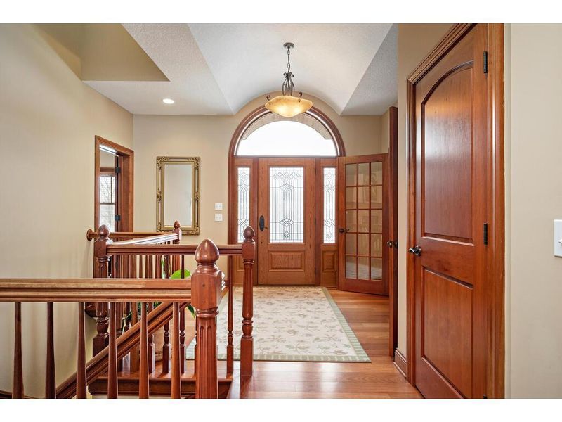 12302 Riverview Rd, Eden Prairie, MN 55347