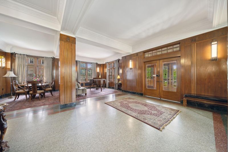 2615 Park Ave #111, Minneapolis, MN 55407