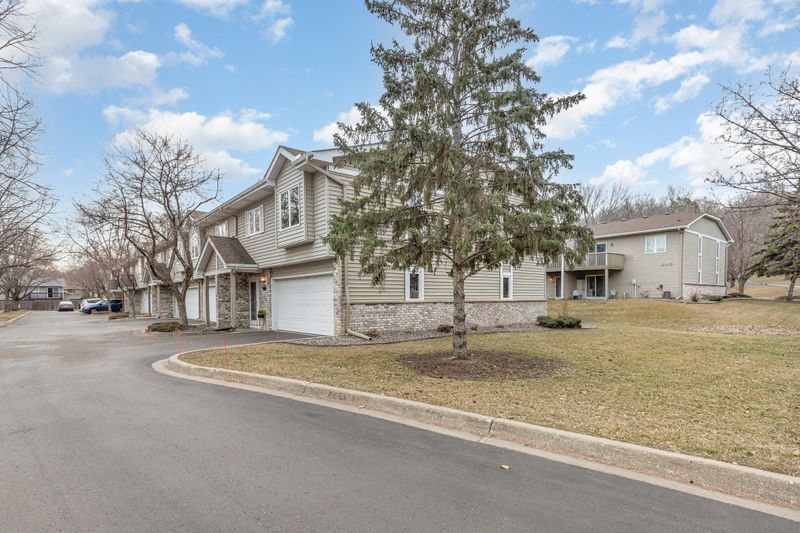 13017 Penn Ave S, Burnsville, MN 55337