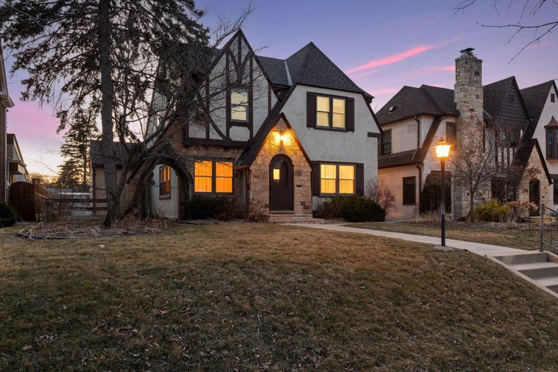 2712 Ewing Ave S, Minneapolis, MN 55416