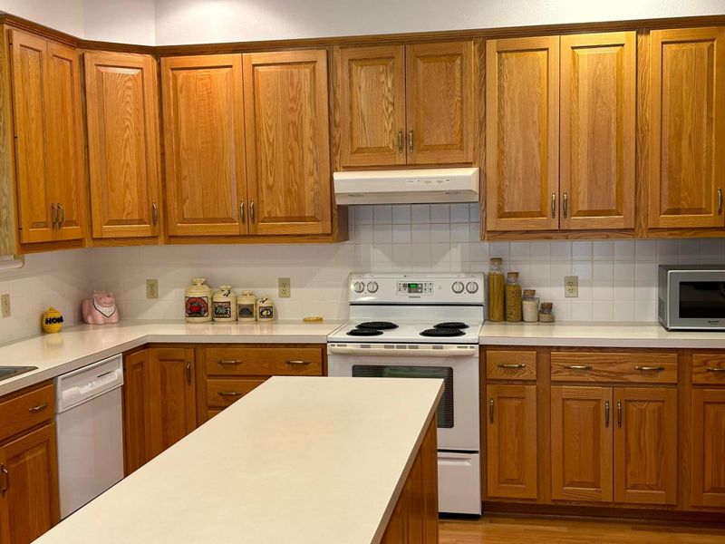 506 11th Ave NW, Waseca, MN 56093