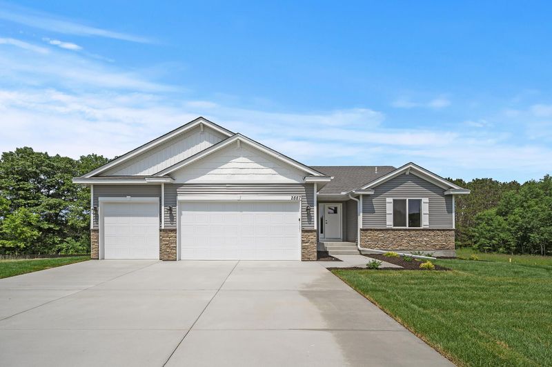 2887 317th Ave NE, Cambridge, MN 55008