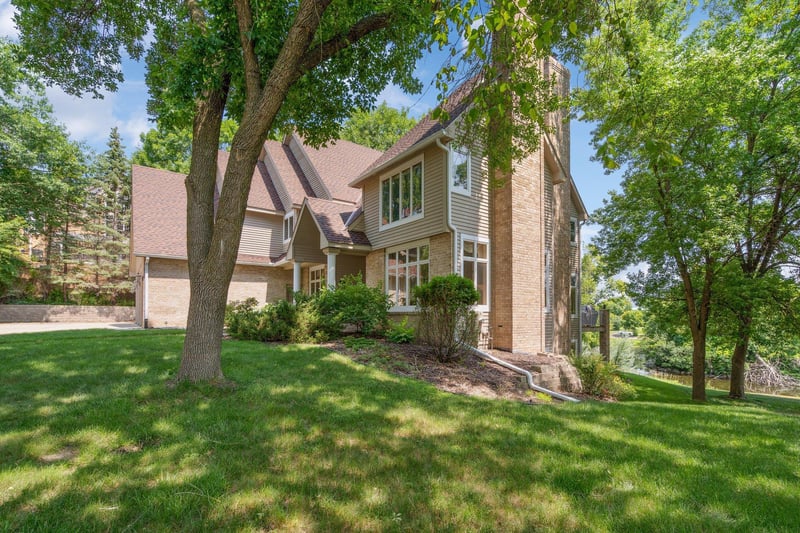 7662 S Bay Dr, Bloomington, MN 55438