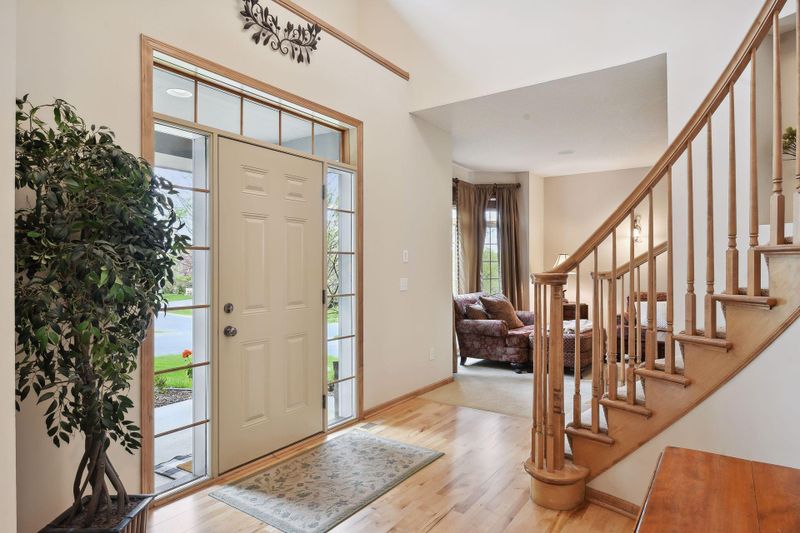 6865 Ruby Ln, Chanhassen, MN 55317