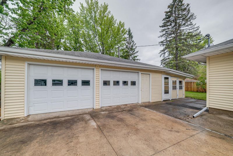 1688 Lois Dr, Shoreview, MN 55126