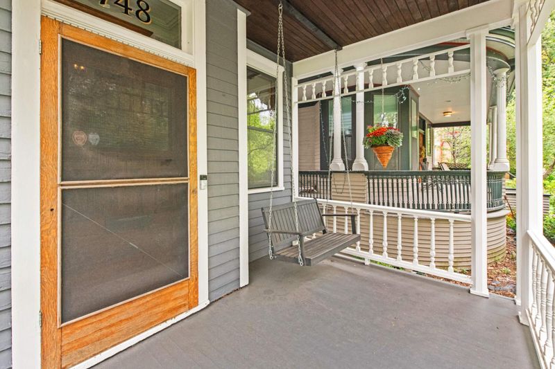748 Goodrich Ave, Saint Paul, MN 55105