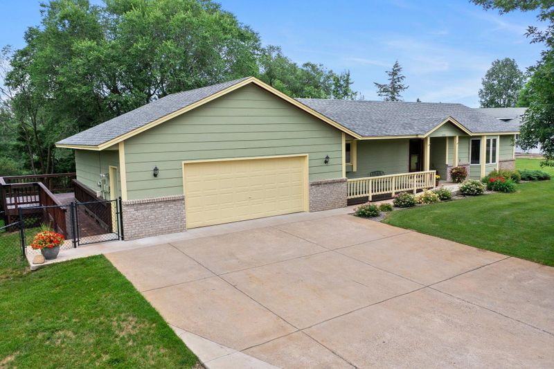 1091 Bear Cir NE, Cambridge, MN 55008