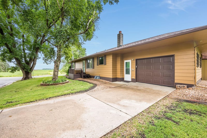 207 N Thompson, Delavan, MN 56023