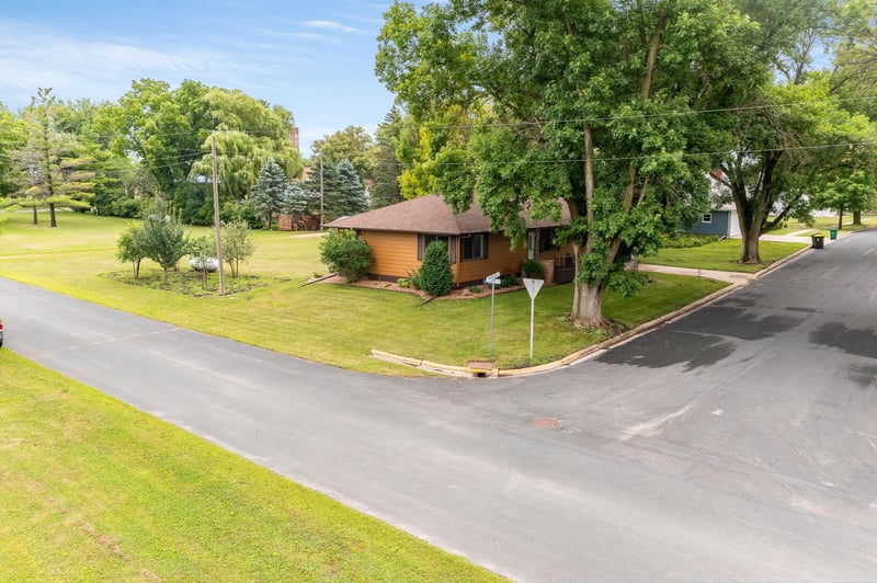 207 N Thompson, Delavan, MN 56023