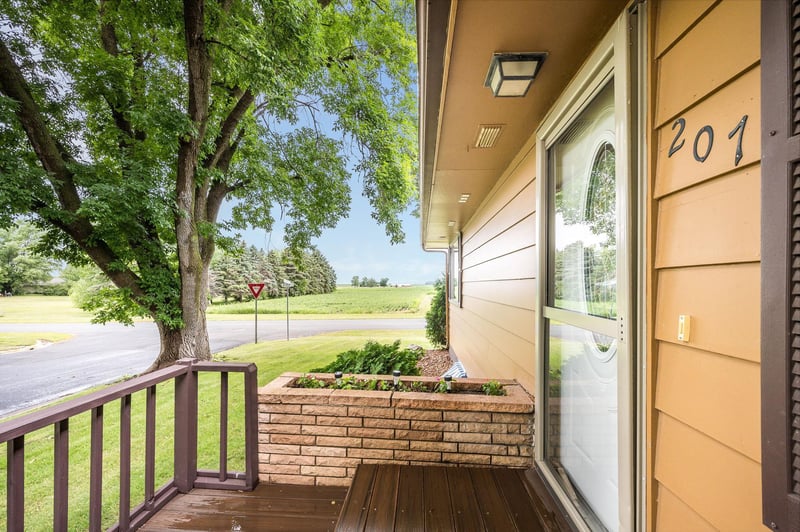 207 N Thompson, Delavan, MN 56023