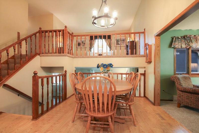 9119 Larch Ln N, Maple Grove, MN 55369