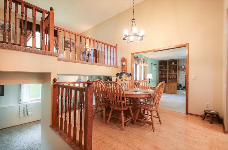9119 Larch Ln N, Maple Grove, MN 55369