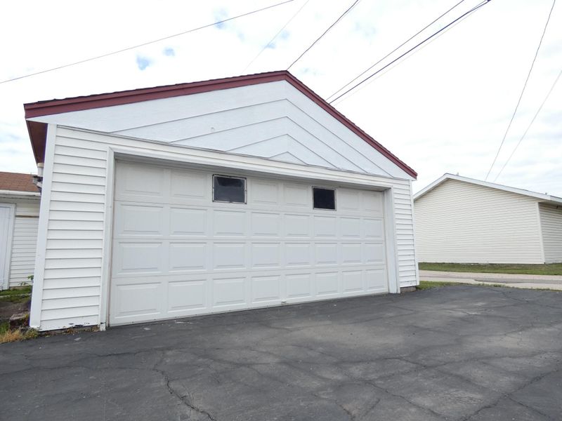 1803 S 12th Ave, Virginia, MN 55792