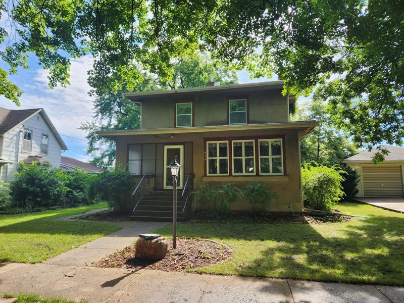 612 Cherry St, Lakefield, MN 56150