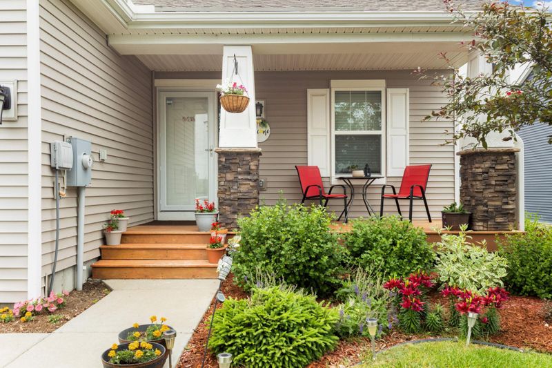 1598 Willow Cir, Shakopee, MN 55379