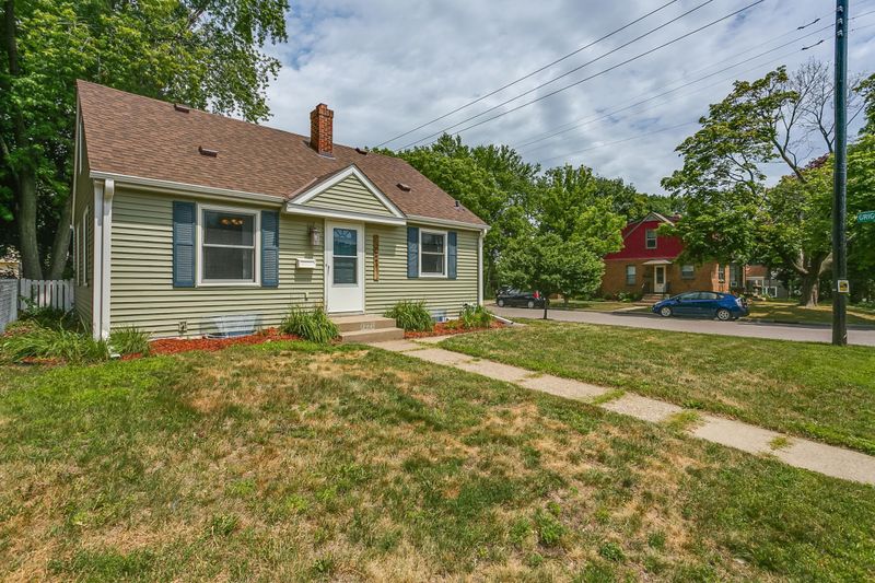 1221 Hubbard Ave, Saint Paul, MN 55104