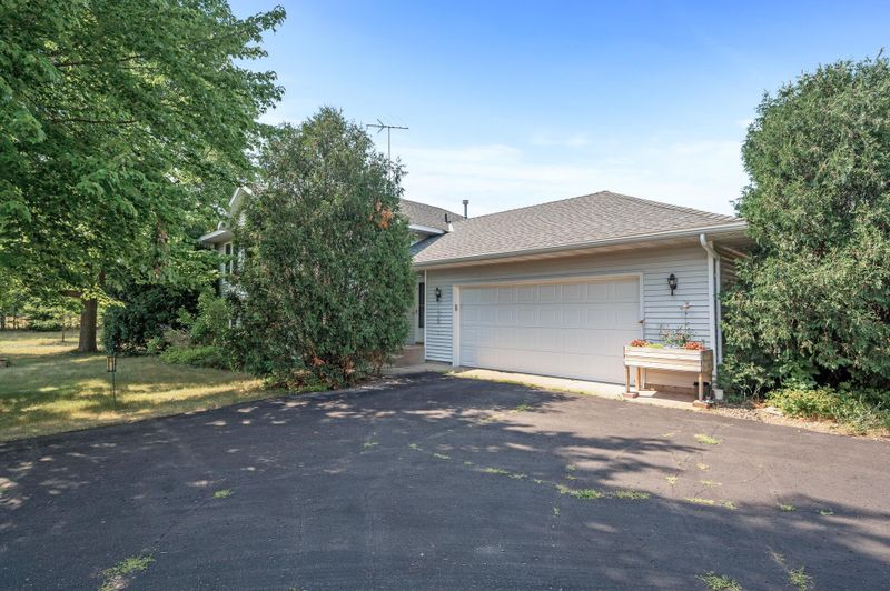 7524 393rd St, North Branch, MN 55056