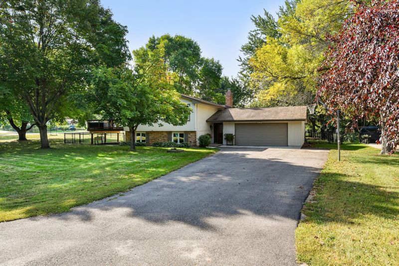 8035 102nd St NE, Monticello, MN 55362