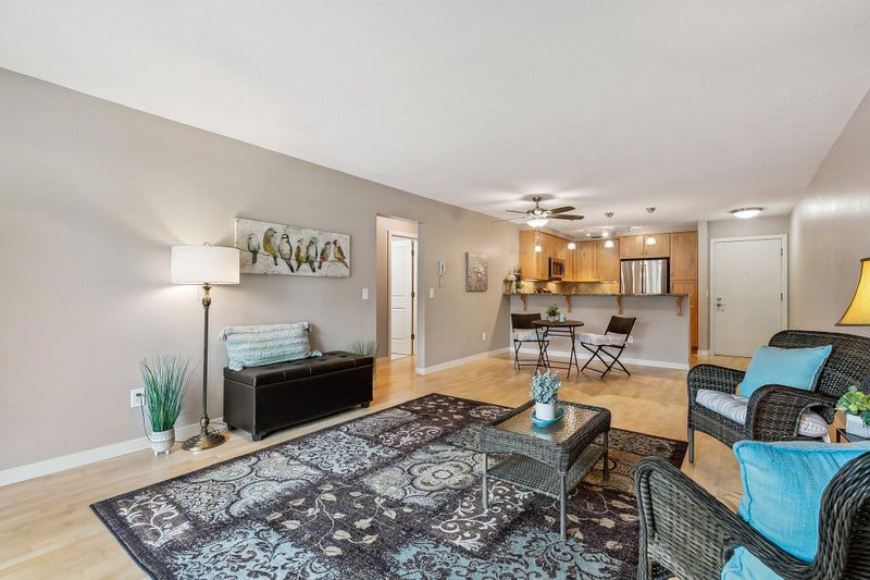 5424 France Ave S #101A, Edina, MN 55410