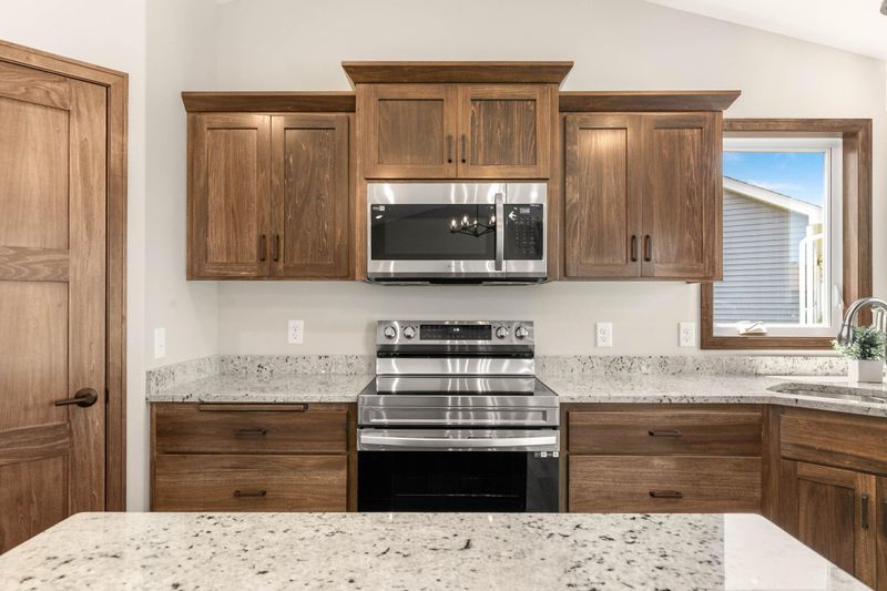 1645 Hurst Castle Rd, Saint Cloud, MN 56303