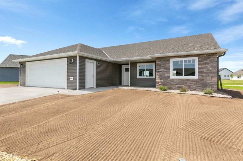1645 Hurst Castle Rd, Saint Cloud, MN 56303