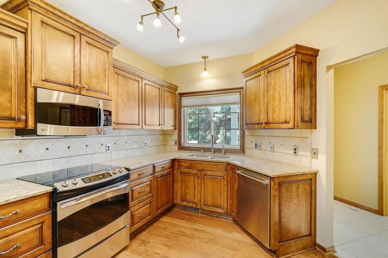 13091 Echo Ln, Apple Valley, MN 55124