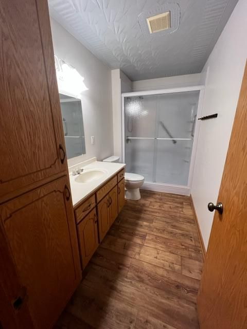 16193 20th St, Clear Lake, MN 55319