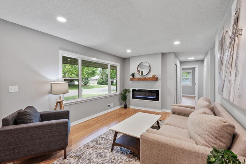 8689 Grenadier Ave S, Cottage Grove, MN 55016