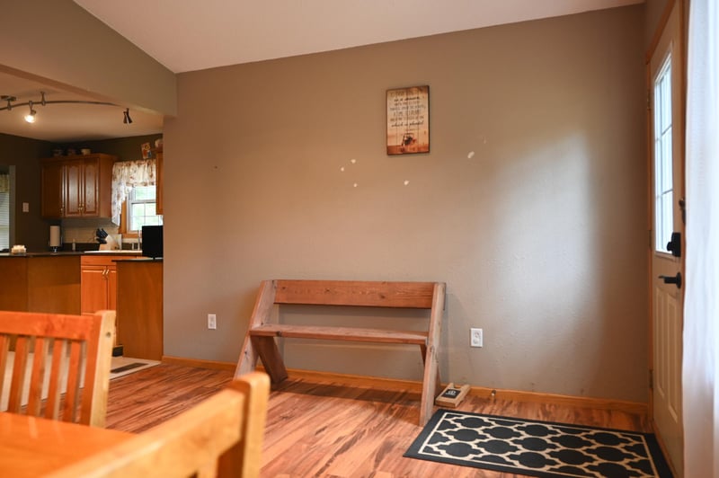 305 S Main St, Upsala, MN 56384